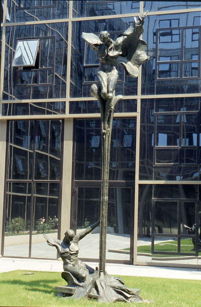 Claude Cehes's Contemporary Sculpture - Helios