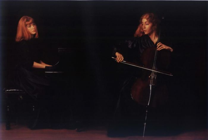 Chen Yifei's Contemporary Oil Painting - Duet