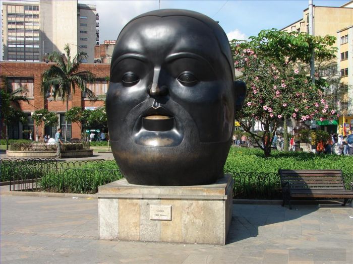 Fernando Botero's Contemporary Sculpture - Cabeza