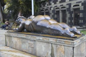 Contemporary Artwork by Fernando Botero - Mujer con espejo 2