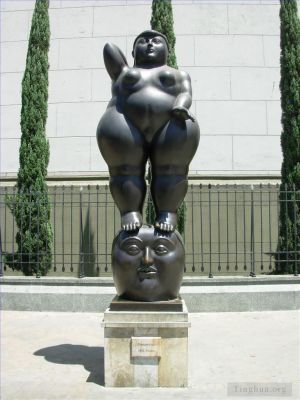 Contemporary Artwork by Fernando Botero - Statue