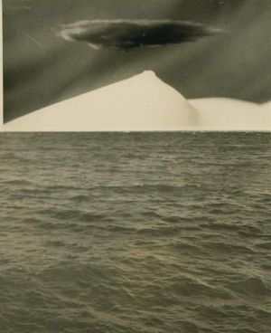 Contemporary Photography - Scenery with ocean 1940