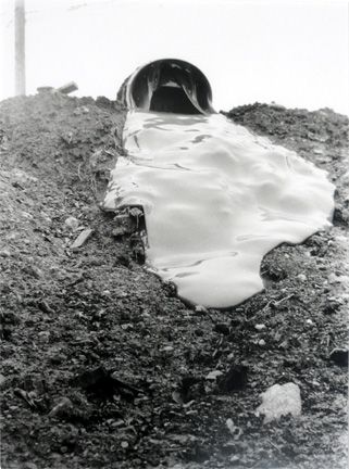 Robert Smithson's Contemporary Installation - Glue pour 1969