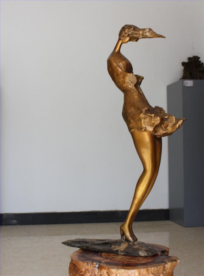 Ou Si's Contemporary Sculpture - Young Girl