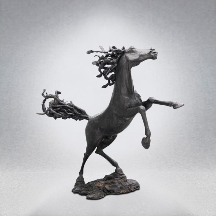 Tian He's Contemporary Sculpture - Horse Dilu'S Struggle For Love