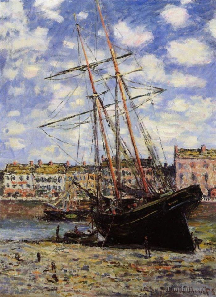 Claude Monet Oil Painting - Boat at Low Tide at Fecamp